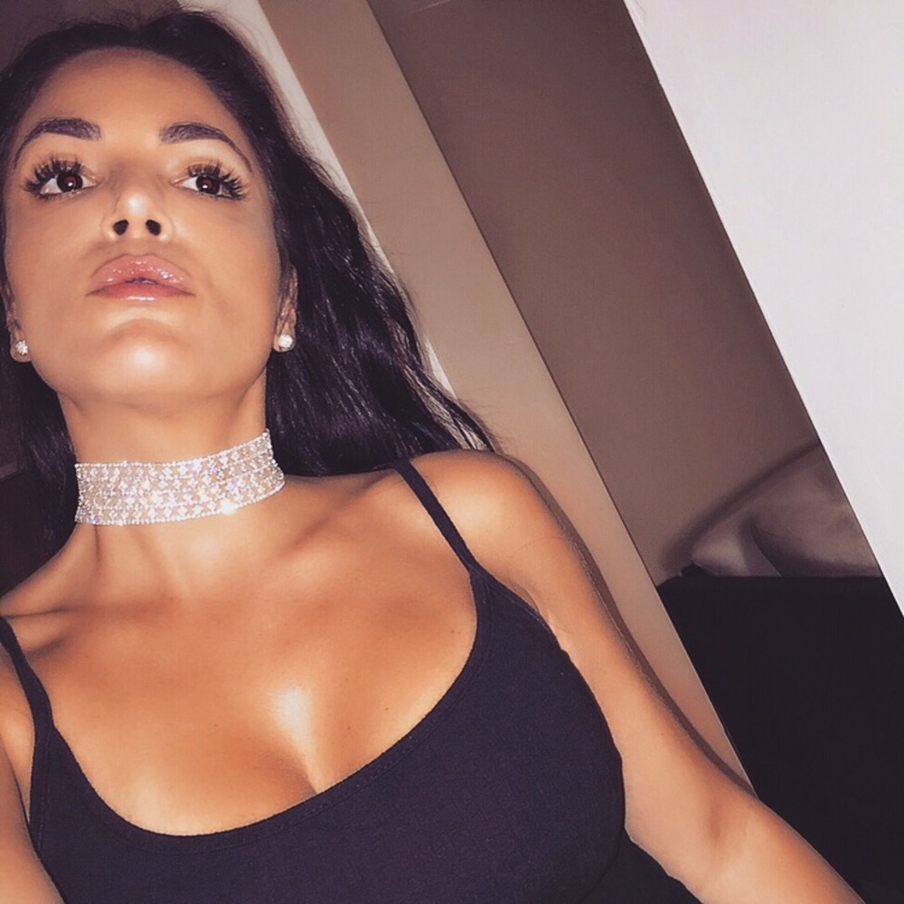 💎1 Silver left Rhinestone Choker💎